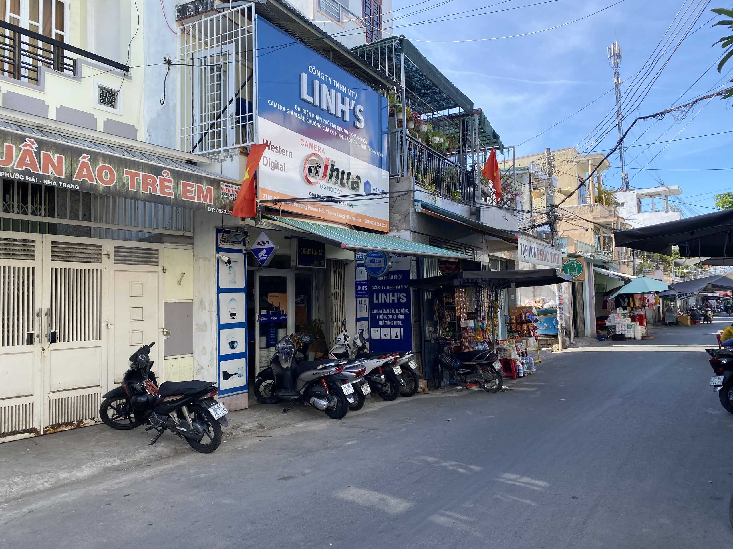 Bán nhà mặt tiền đường phố bên cạnh chợ Đồng Nai