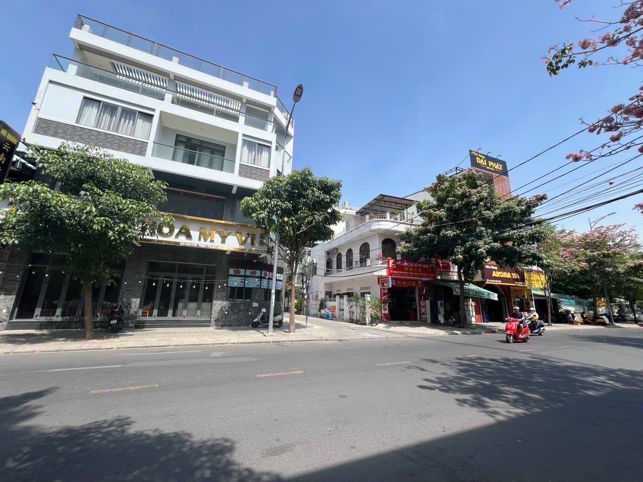 Bàn nhà góc 3 mặt đường Nguyễn Thiện Thuật