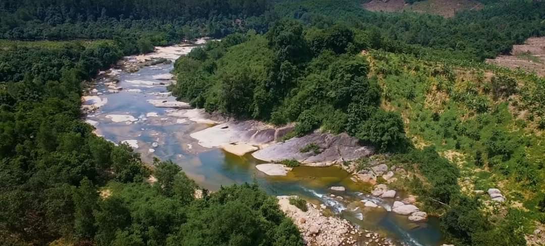 Suối lớn Hòn Bà (dài gần 300m)] -- Đà Lạt thứ 2 nằm trong lòng tp Nha Trang