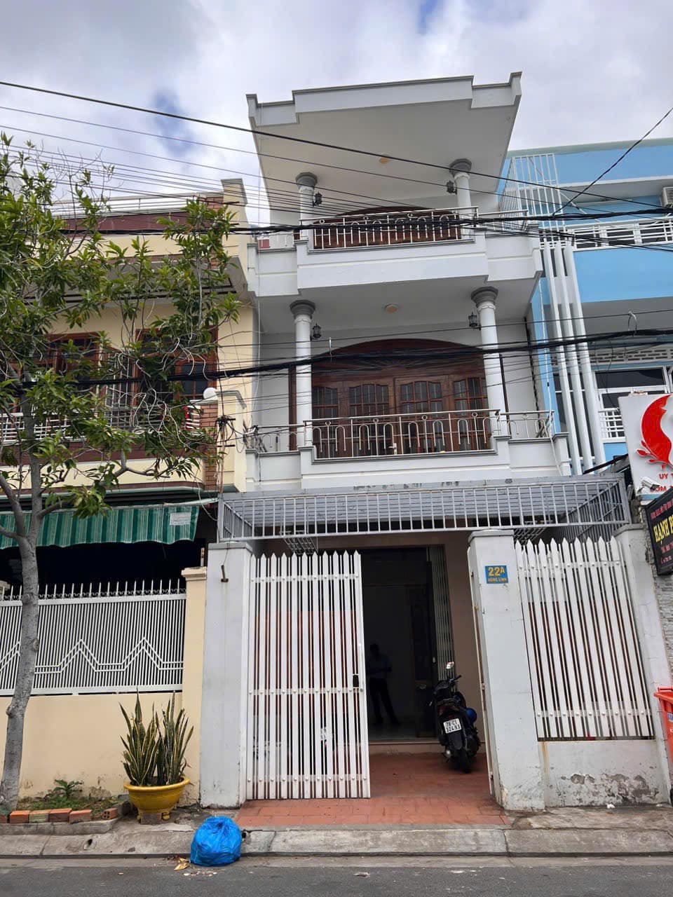 Bán nhà Mặt Tiền Nhà 3 tầng mặt tiền đường Hồng Lĩnh