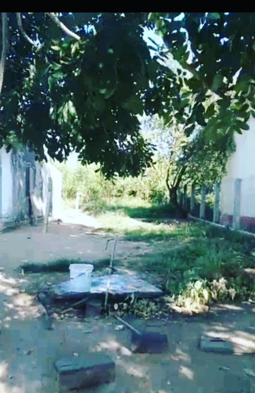 Đất sát trường học và giáp suối Nóng Trường Xuân