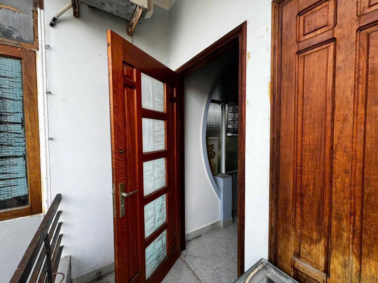  Nhà 2 tầng hẻm _ LÊ HỒNG PHONG ] ** 2 tỷ 250 triệu **