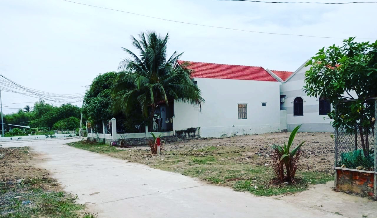 Đất Ninh Thủy gần biển Dốc Lết cách biển 750m