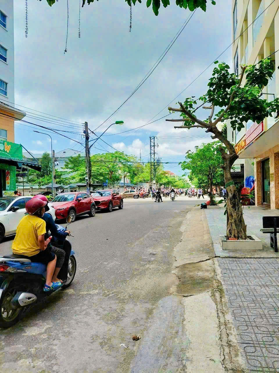 [ Nhà 3 tầng - mặt tiền Trịnh Hoài Đức ] •• kinh doanh và ở ổn áp ....