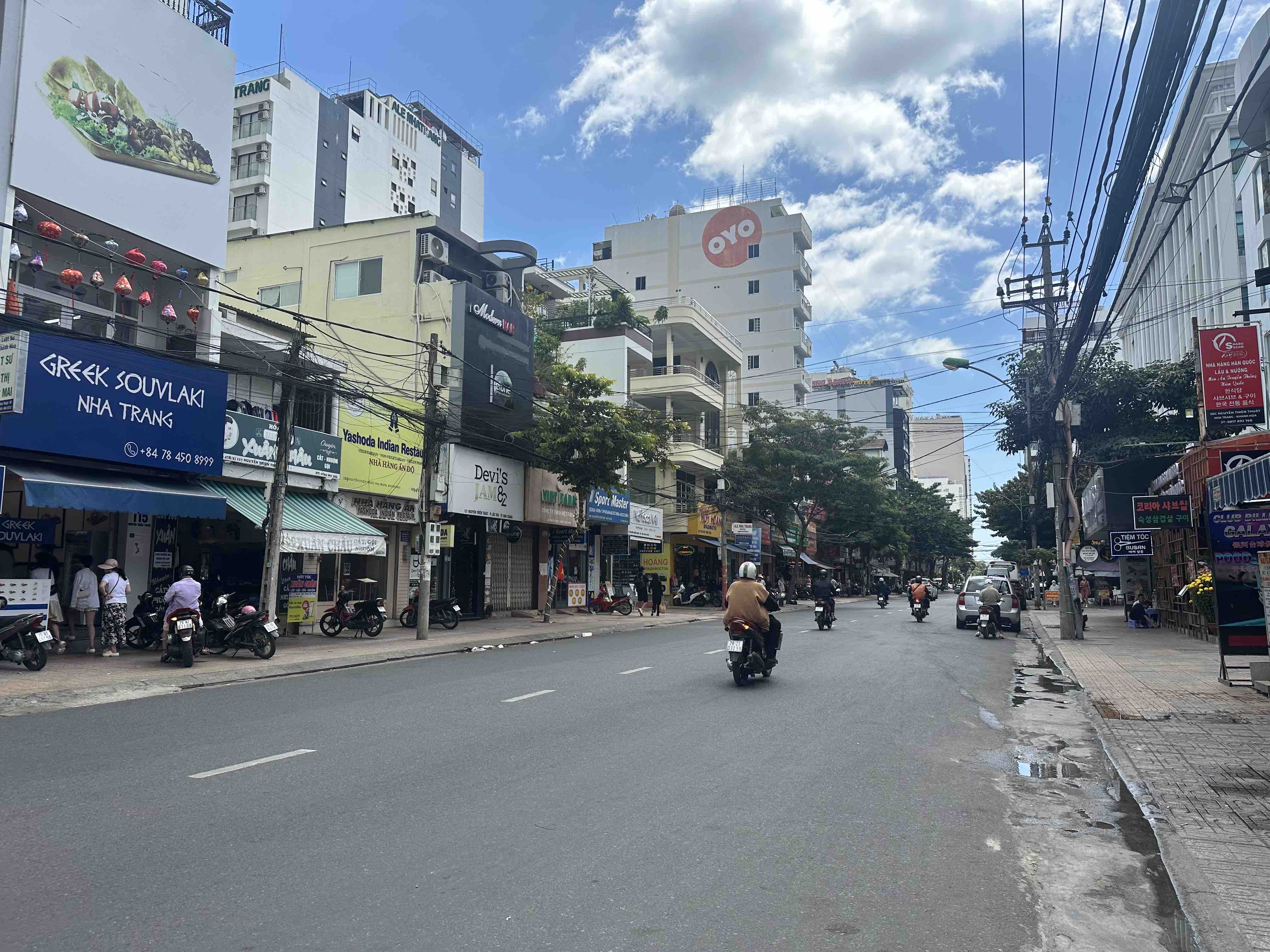 Bán nhà mặt tiền đường Nguyễn Thị Minh Khai