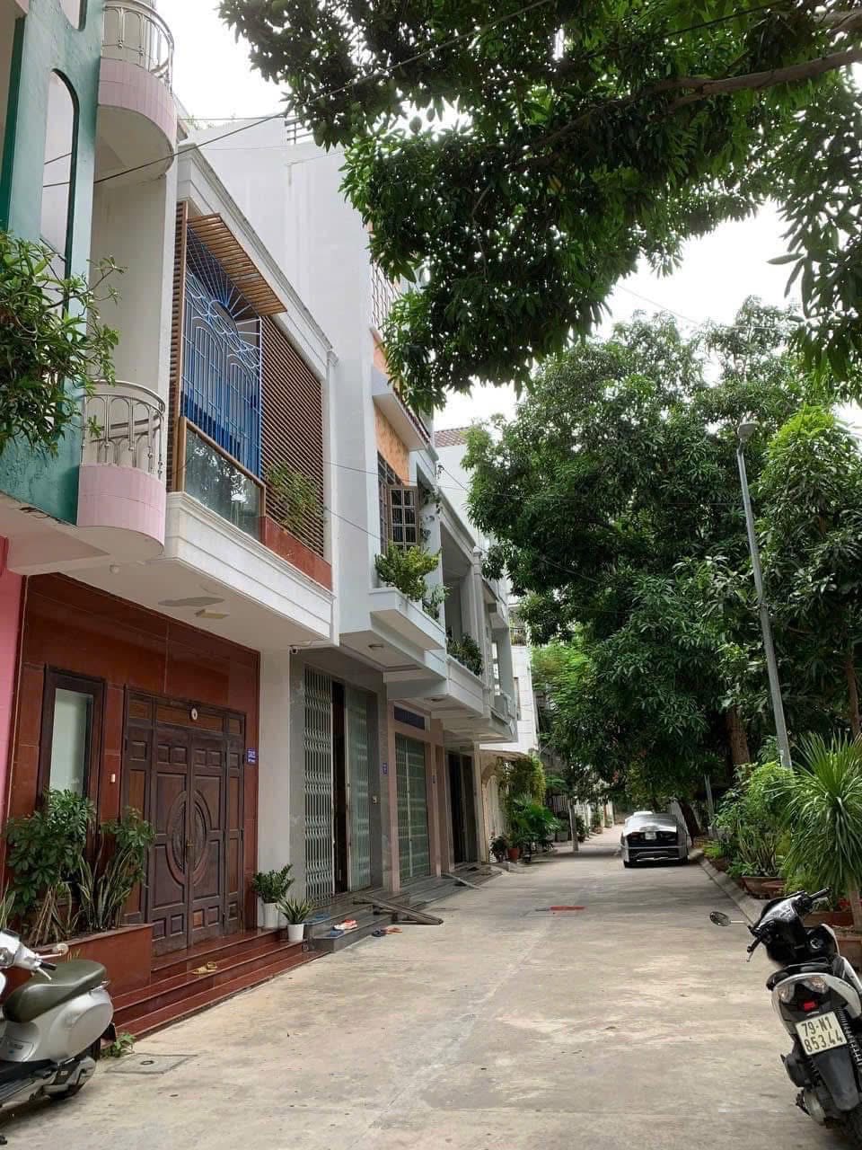 ☘️Bán căn nhà 2,5 TẦNG đường Dã Tượng
