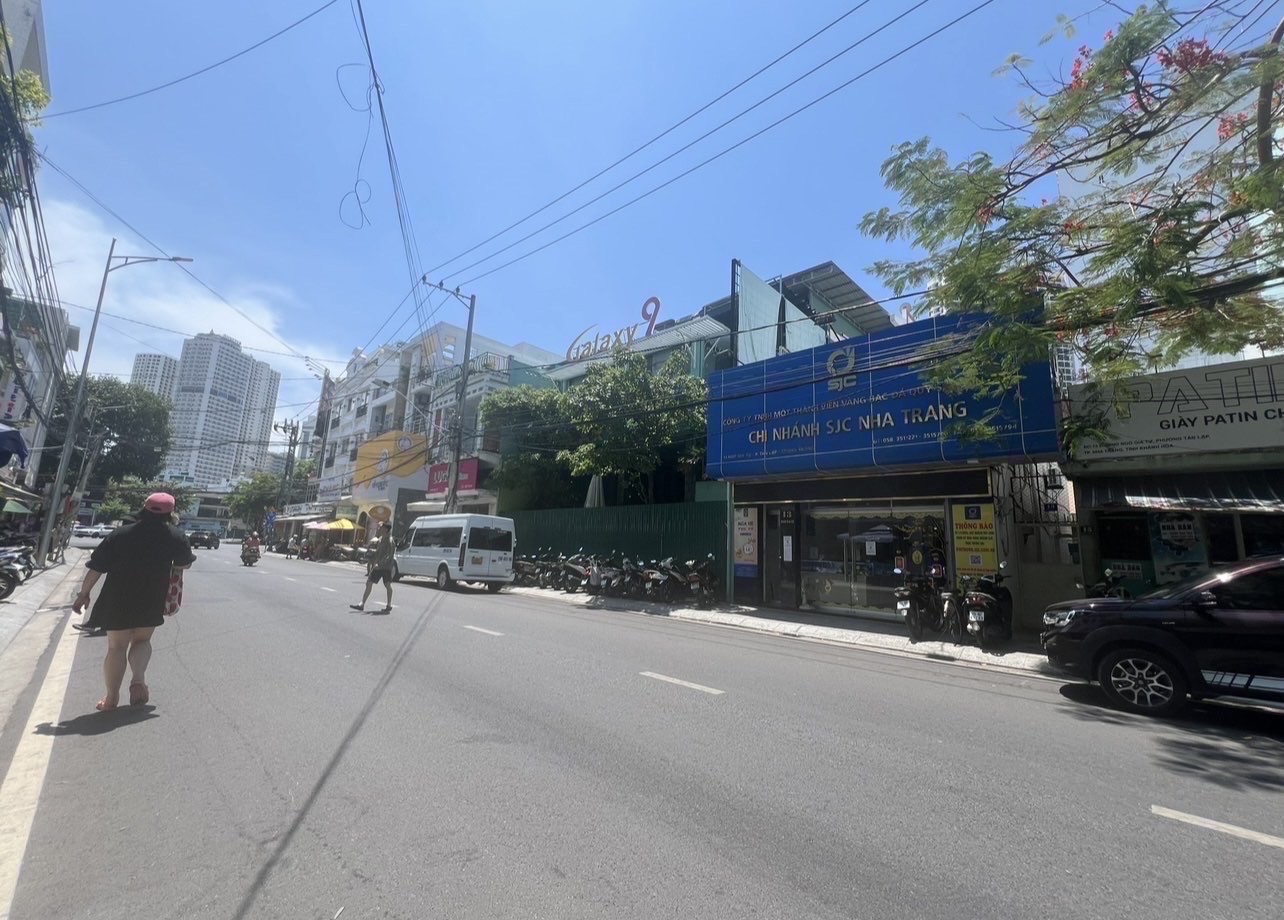 Bán nhà đường Ngô Gia Tự, cạnh Chợ Xóm Mới